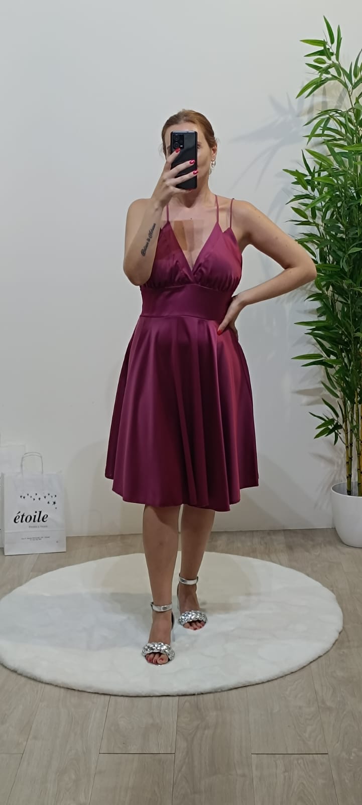 Vestido de cetim bordô Vestido Tinto - Image 1